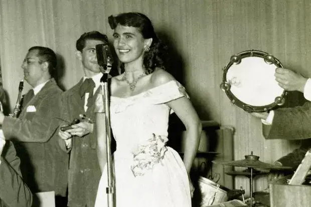 hebe camargo em sua juventude
