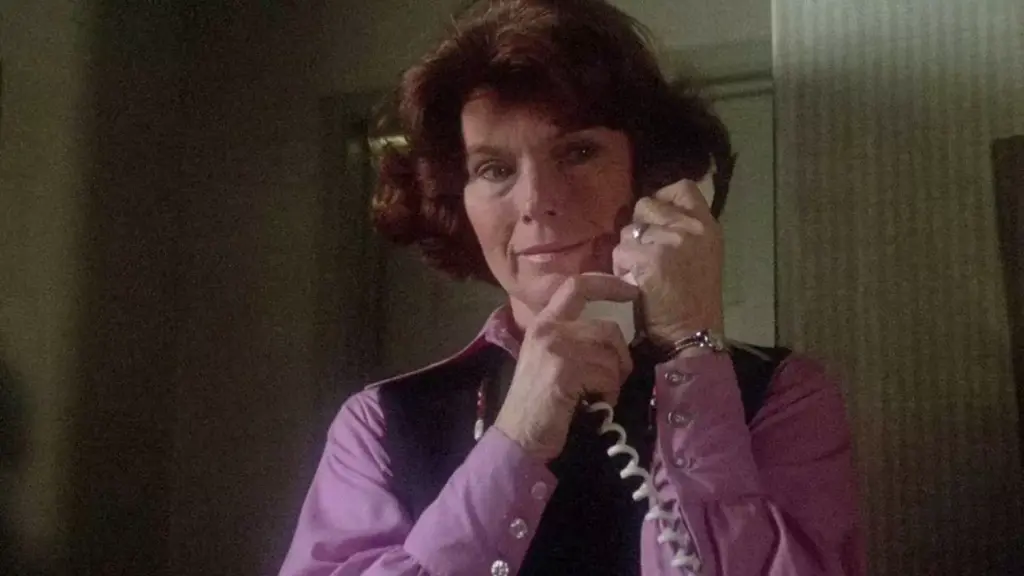priscilla pointer no filme carrie a estranha