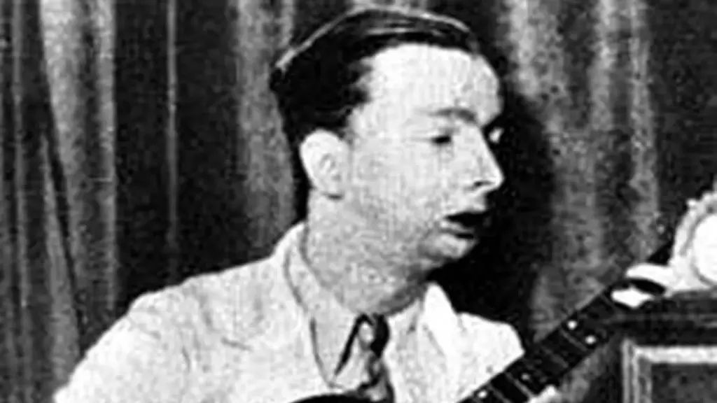 noel rosa tocando sua musica