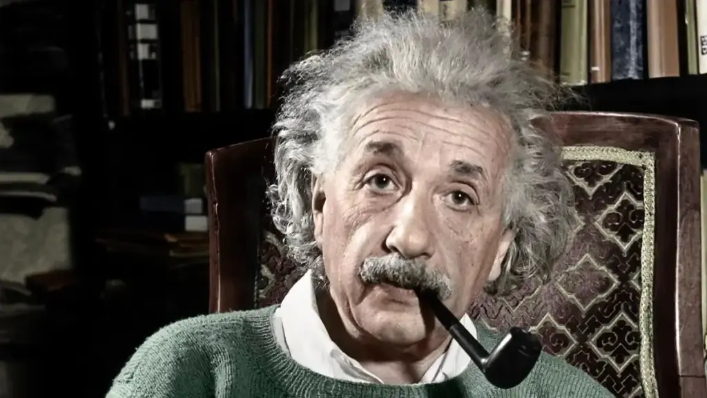 albert einstein com cachimbo