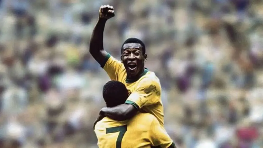 pele comemora gol em copa do mundo